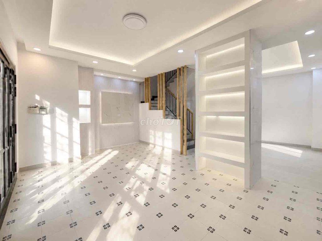Chợ Bà Chiểu • 106tr/m2 • Gần Mặt Tiền
