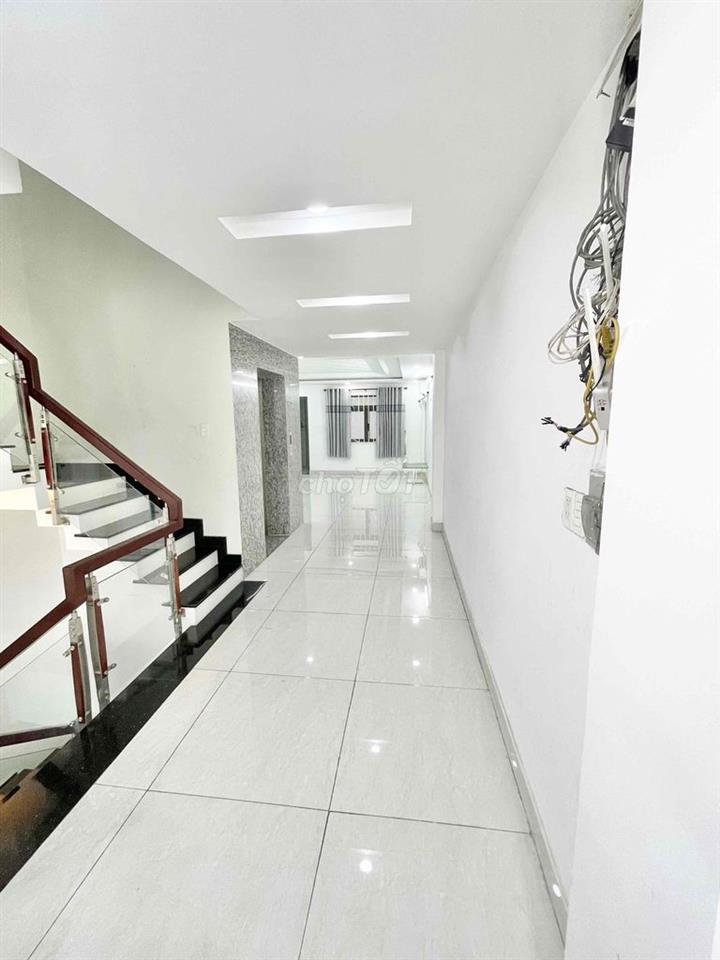 Mặt Tiền Vừa Ở Vừa KD • Trệt lửng • Giếng Trời • Sân để xe
