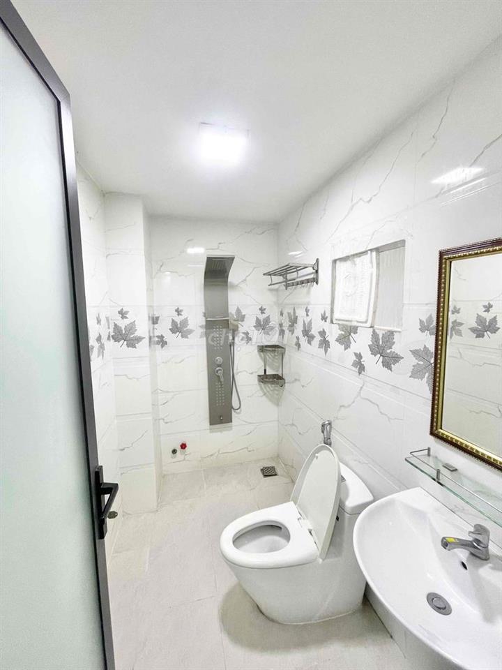 Mặt Tiền Vừa Ở Vừa KD • Trệt lửng • Giếng Trời • Sân để xe