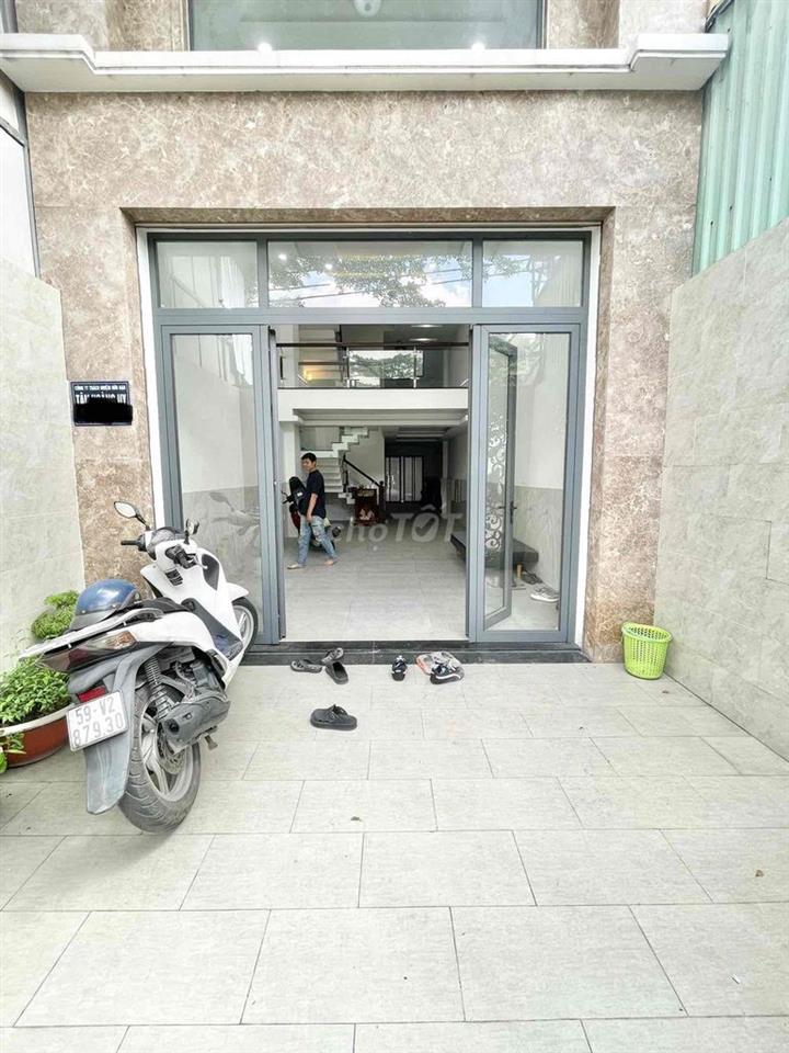 Mặt Tiền Vừa Ở Vừa KD • Trệt lửng • Giếng Trời • Sân để xe