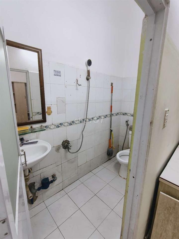 Phòng trọ nội thất cơ bản sạch đẹp