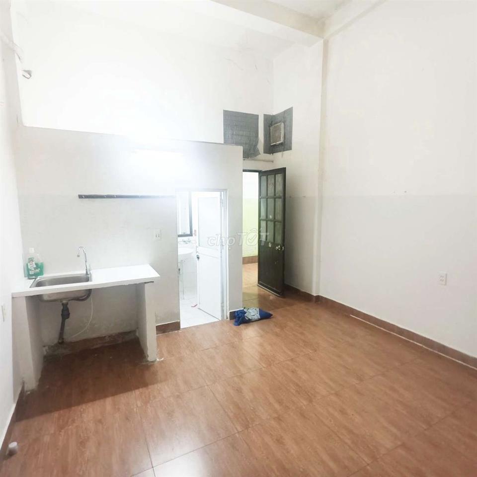 Phòng trọ nội thất cơ bản sạch đẹp