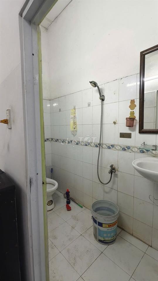 Phòng trọ nội thất cơ bản máy lạnh tủ lạnh