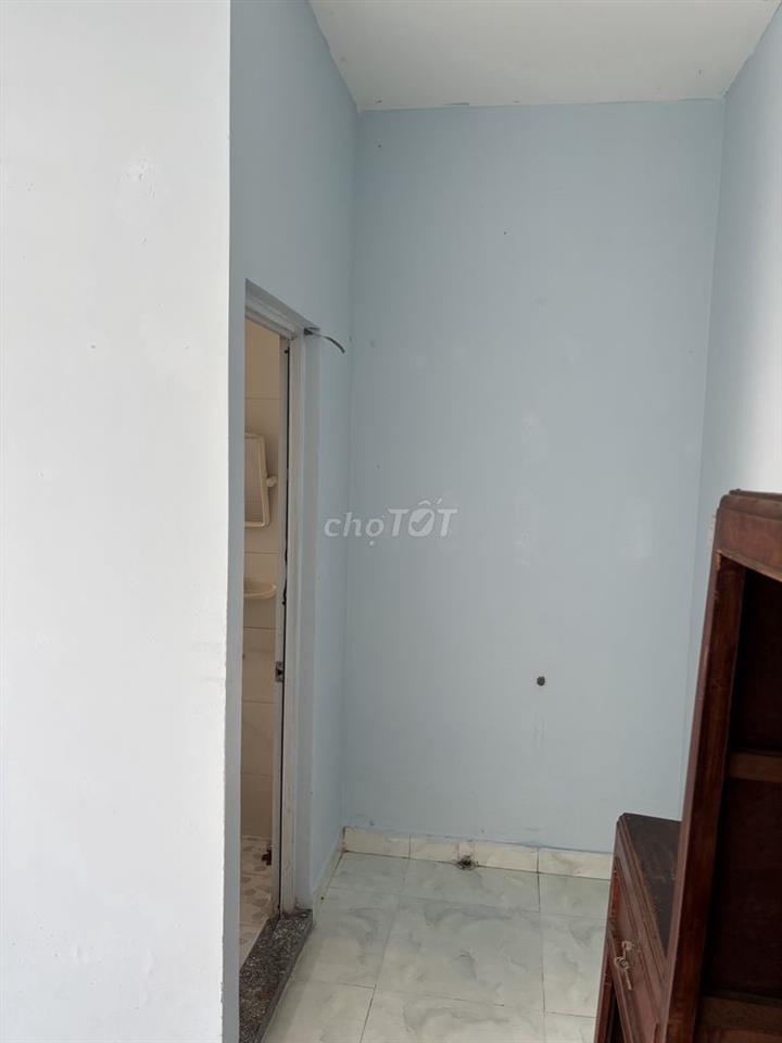 Nhà em còn vài phòng cho thuê