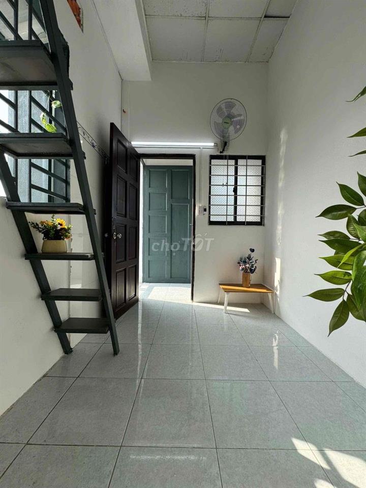 PHÒNG TRỌ GÁC CAO CỬA SỔ TRỜI