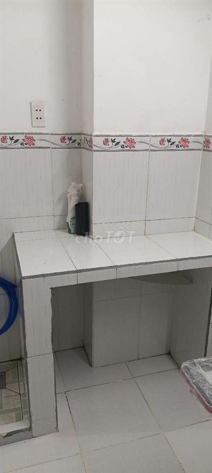 phòng trọ giá rẻ ngay ngã tư ga