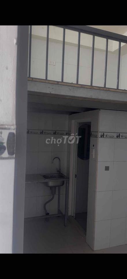 4 Phòng cho thuê ngay trường đh Nguyễn Tất Thành, chợ vườn lài Q12