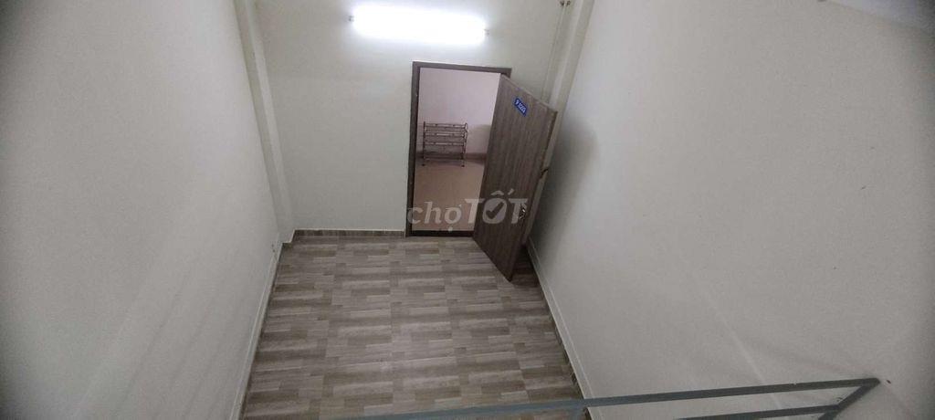 CHÍNH CHỦ CHO THUÊ TRỌ GIÁ RẺ  GÂN CÔNG TY PHÂN MỀN QUANG TRUNG