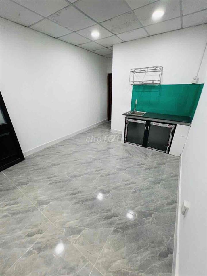 phòng trọ mới xây nội thất cơ bản gần cầu Tham Lương