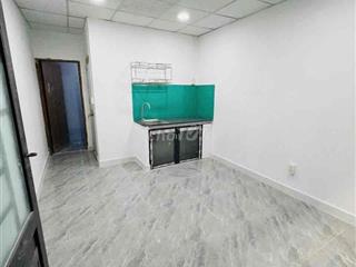 phòng trọ mới xây nội thất cơ bản gần cầu Tham Lương