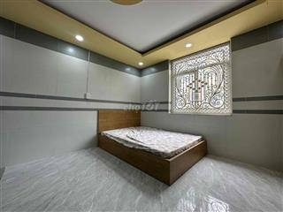 PHÒNG STUDIO FULL NỘI THẤT CỬA SỔ TRỜI