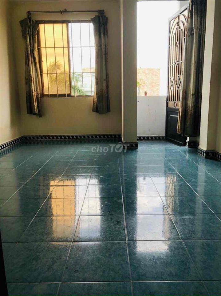 ngay ngã 4 Phan Văn Trị- Nguyễn Thái Sơn