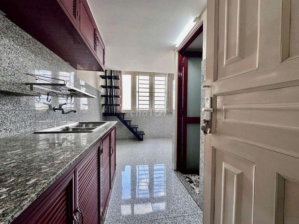 DUPLEX-Cửa sổ trời-Giảm 50% cho tân sinh viên tháng đầu