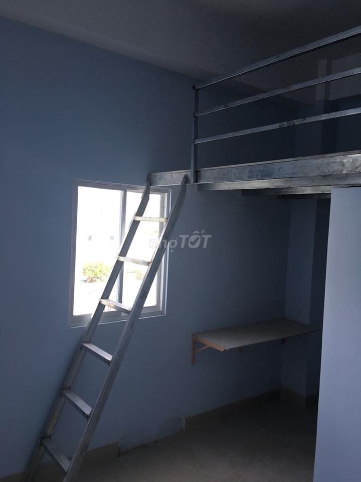 Phòng trọ 18m2 có gác, kệ bếp đường Nguyễn Văn Quá Quận 12