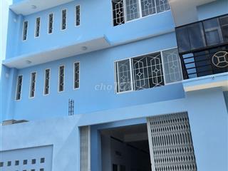 Phòng trọ 18m2 có gác, kệ bếp đường Nguyễn Văn Quá Quận 12