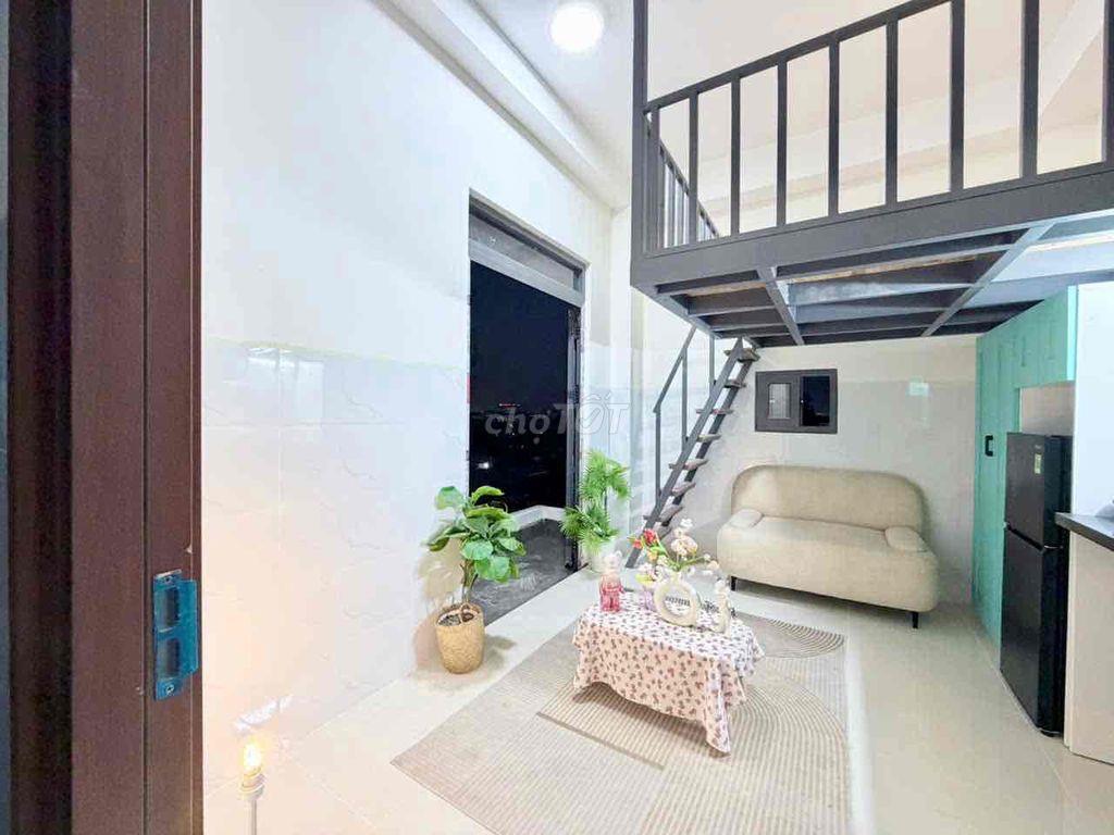 PHÒNG DUPLEX BAN CÔNG MỚI 100% CHO AI THUÊ ĐẦU TIÊN FREE TIỀN NHÀ TH10