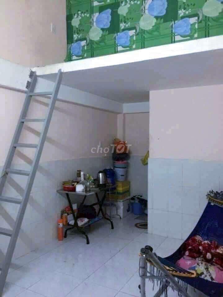 còn 1 phòng 16m2  giá 1tr7