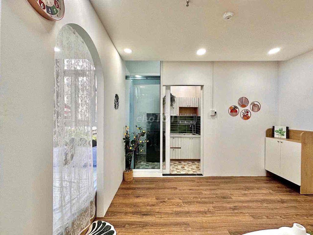 SIÊU PHẨM 1PN TÁCH BẾP TRƯỜNG SƠN - SÁT SƯỜN SÂN BAY, PHÒNG XINH XỈU!