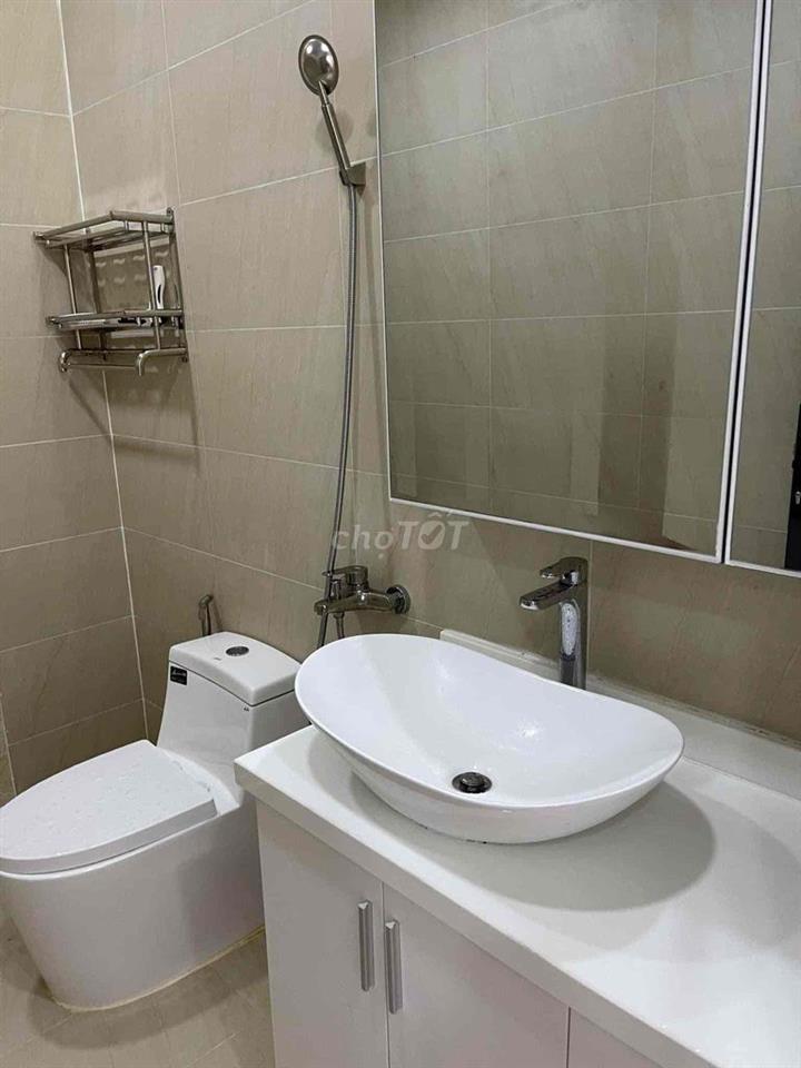 Cho nữ thuê phòng máy lạnh 35m2, giá 2trieu5