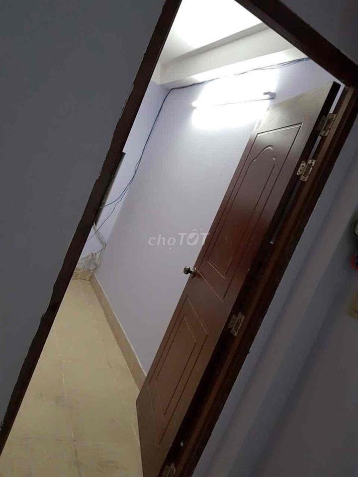 cho thuê phòng trọ 12m2, Đ QL1A, gần Đh Nguyễn Tất Thành