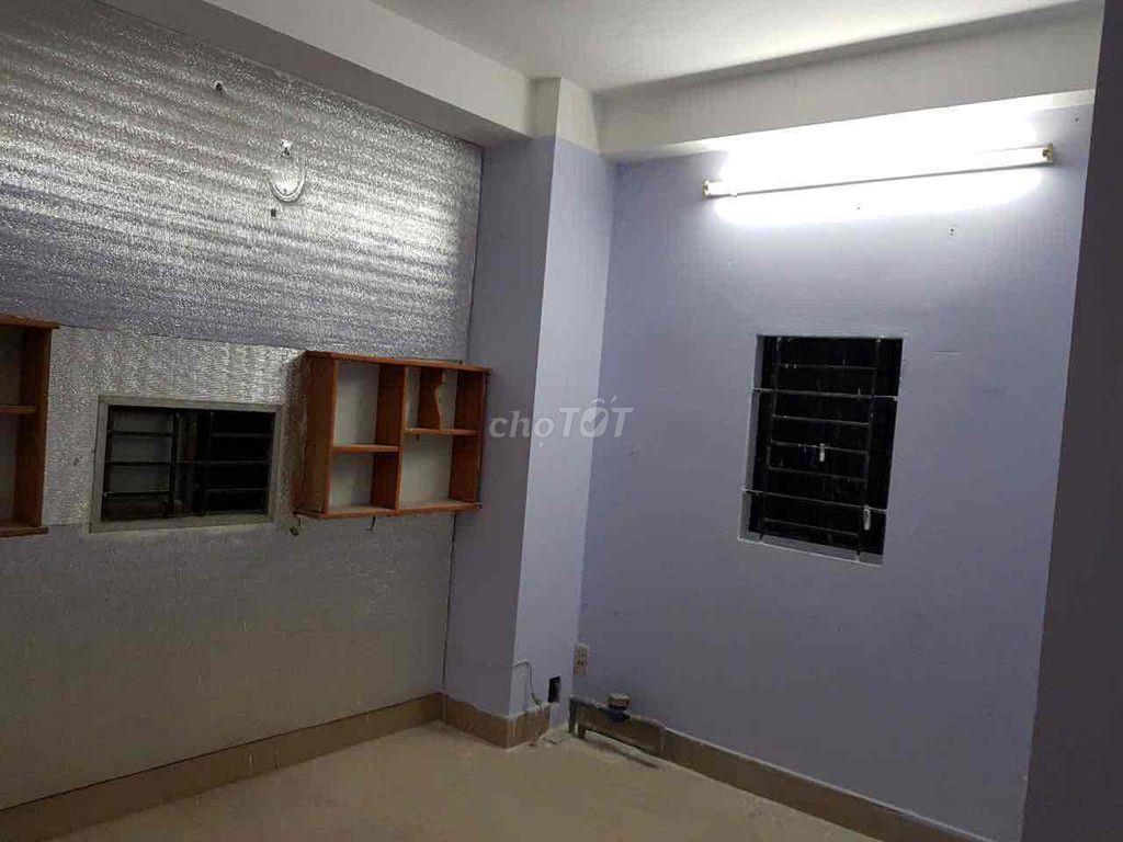 cho thuê phòng trọ 12m2, Đ QL1A, gần Đh Nguyễn Tất Thành