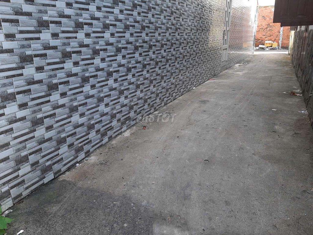 Cho thuê phòng rộng 24m2 Nguyễn Văn Quá