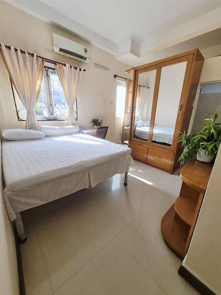 CHÍNH CHỦ- Phòng đẹp full nội thất, thang máy,m, ở ngay
