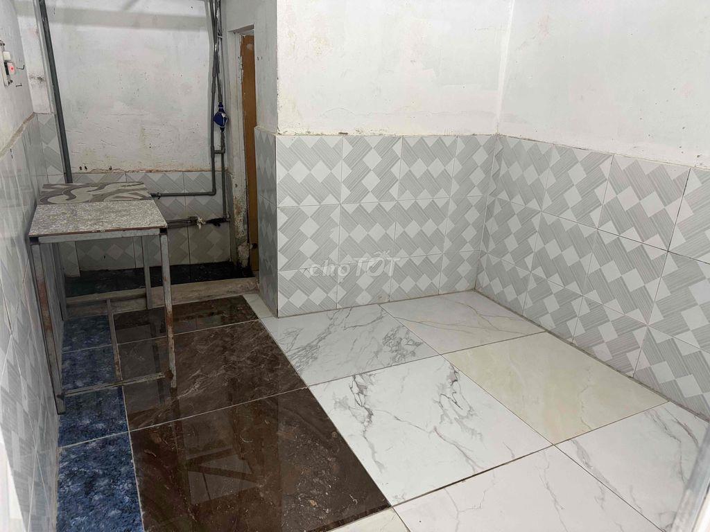 Trọ cho thuê đường Tân Thới Nhất 08 , sát chợ , gần cấp1 Thận Kiều