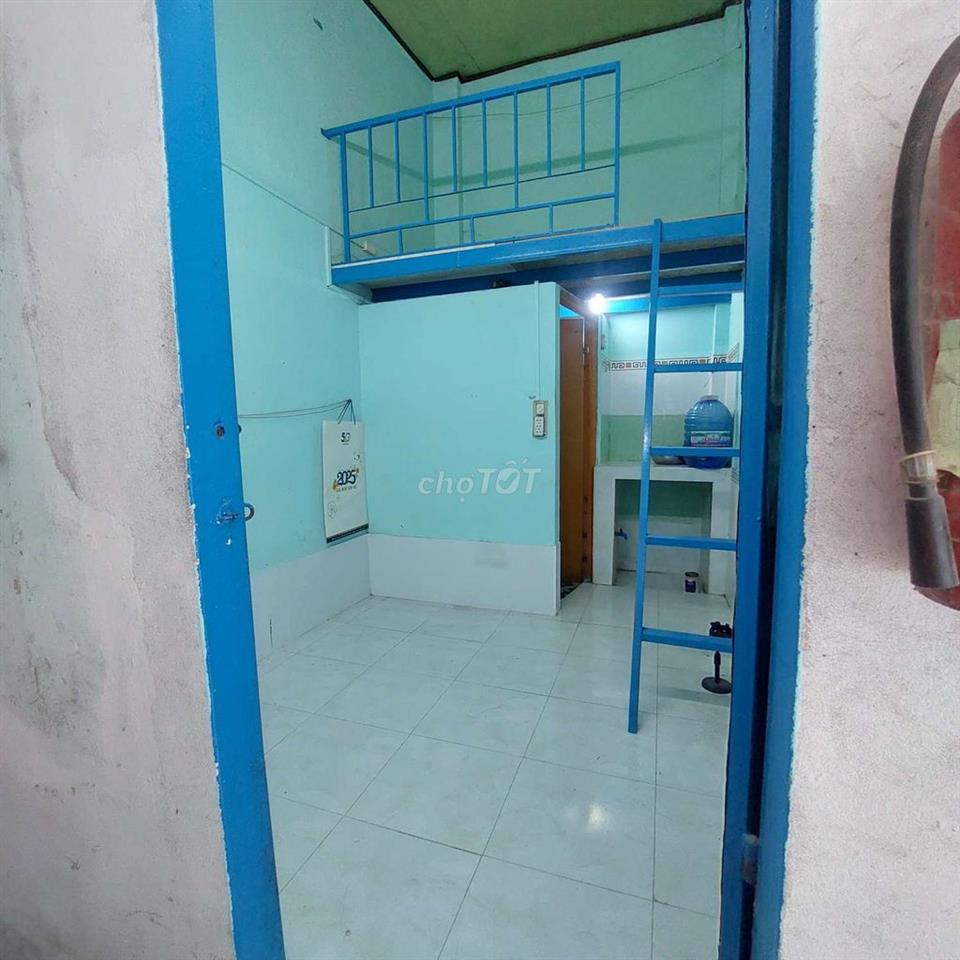 Phòng trọ gần cách ĐH Nguyễn Tất Thành 700m