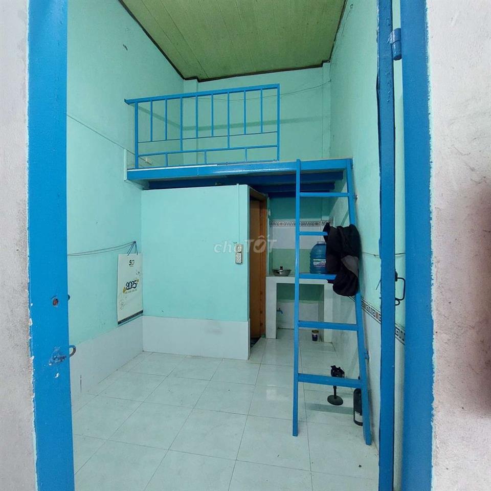 Phòng trọ gần cách ĐH Nguyễn Tất Thành 700m