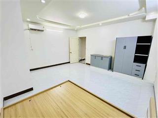 25m2 có cửa sổ trời
