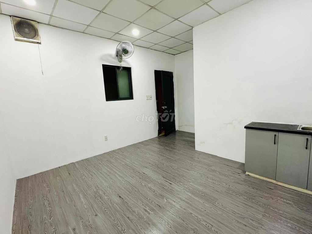 Dối diện bến xe An Sương