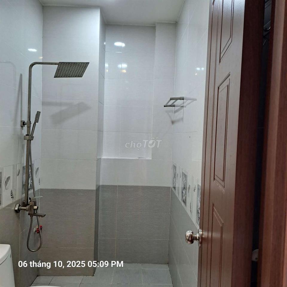 Cho thuê phòng ban công, máy lạnh, mặt tiền Hà Huy Giáp giá 2,7 triệu 