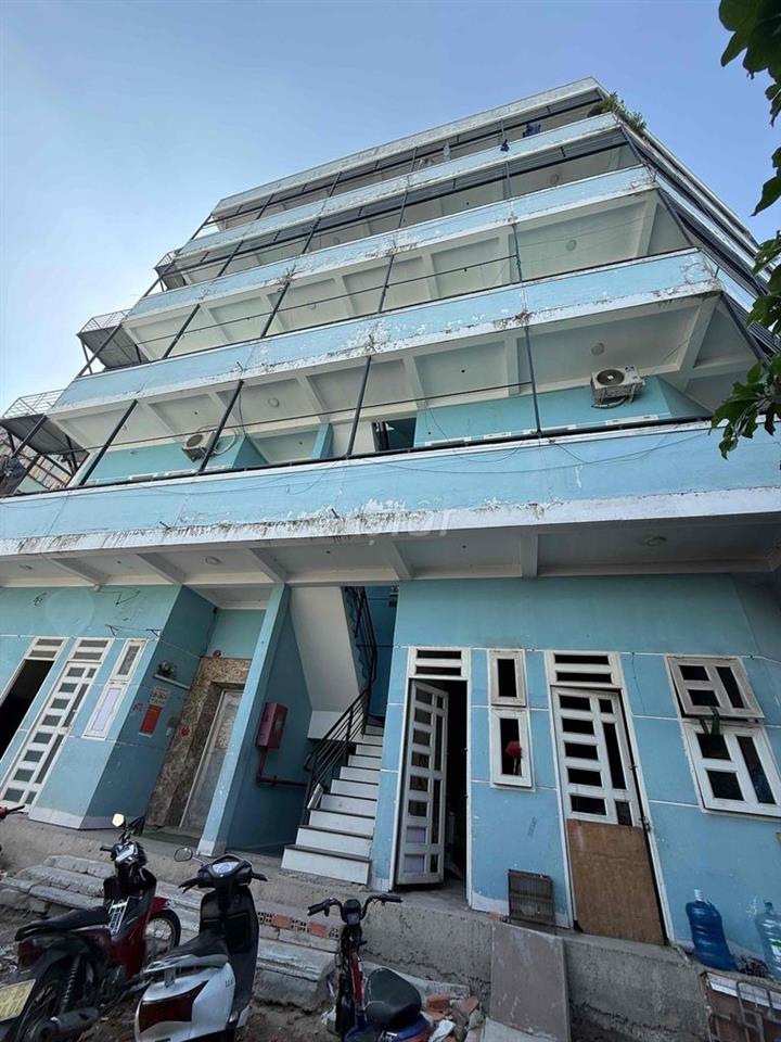 Phòng có gác 20m2 ngay Ngã tư nước đá