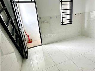 PHÒNG TRỌ VƯỜN LÀI ,NGAY ĐẠI HỌC NGUYỄN TẤT THÀNH