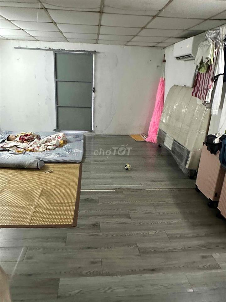 phù hợp cho hộ gia đình vừa kinh doanh và để ở . cách quốc lộ 1A 40m