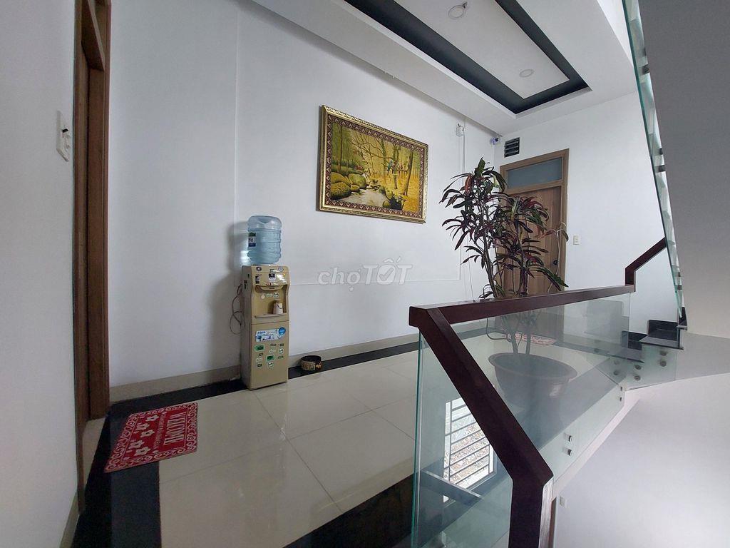 Phòng trọ KTX Sinh Viên Cao Cấp Bee Home - Gần ĐH NTT Q12