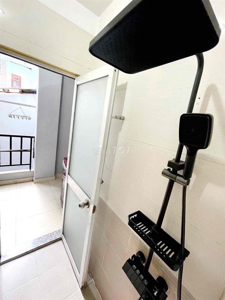 Trống Studio Sát Bên Sân Bay T3 300m full nội thất Ở Hoàng Hoa Thám