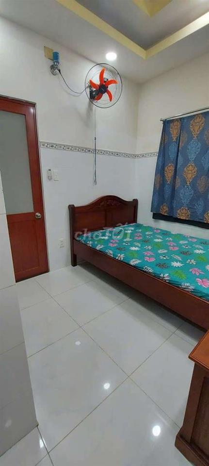 CHO THUÊ PHÒNG ĐƯỜNG NGUYỄN VĂN QUÁ GẦN TRƯỜNG GẦN CHỢ GẦN CÔNG VIÊN 