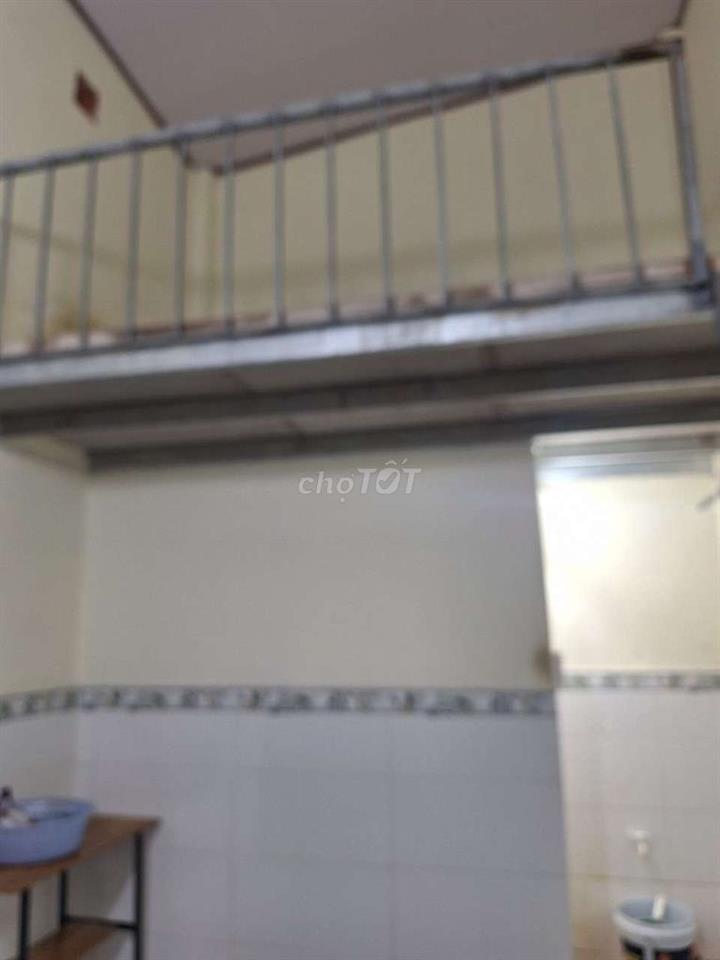 chính chủ cho thuê phòng trọ 2tr 20m2 có gác