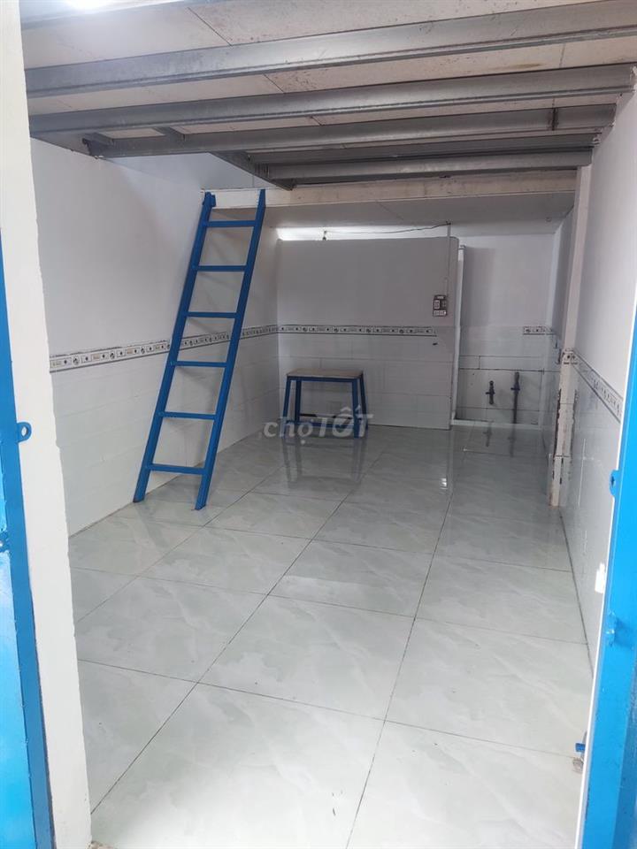 Phòng trọ đối diện cổng CVPM Quang Trung đường Tô Ký, Q12