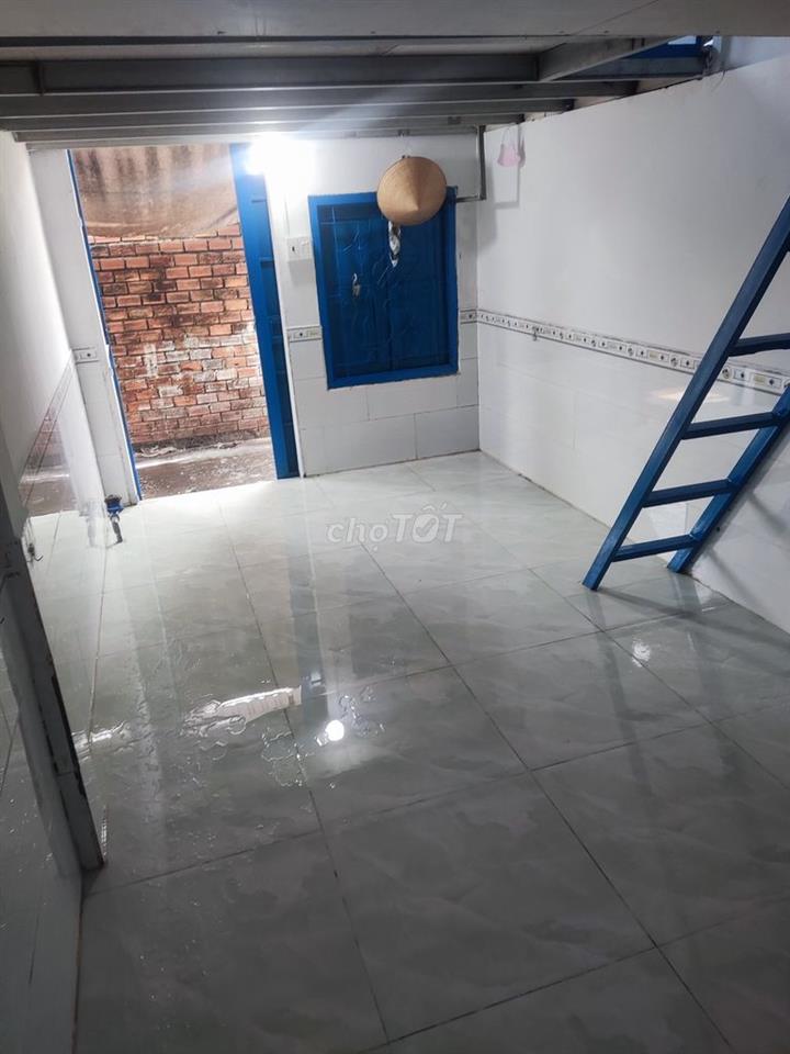 Phòng trọ đối diện cổng CVPM Quang Trung đường Tô Ký, Q12