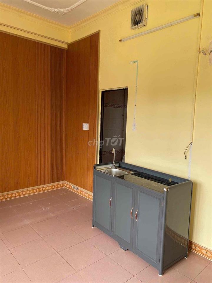 Phòng bancoon siêu thoáng gần NGÃ TƯ GA