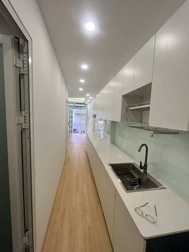 BÁN CĂN HỘ GIÁP CÔNG VIÊN LÊ THỊ RIÊNG - 2PN TẶNG HẾT NT CÓ 2.7 TỶ 