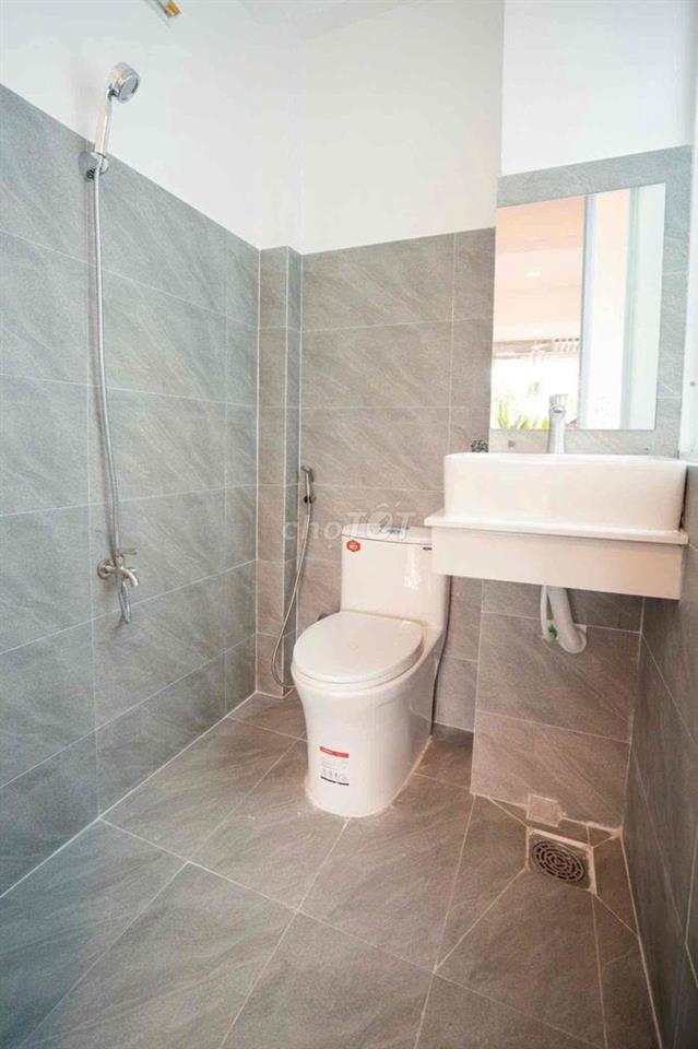 CHO THUÊ CĂN HỘ TRƯỜNG SA QUẬN 3 BAN CÔNG MÁY GIẶC RIÊNG GẦN UEH