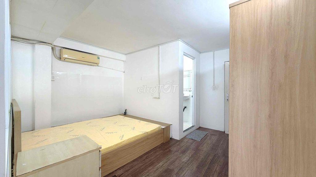 Chính Chủ Cho Thuê Căn Hộ 1PN Tách Bếp Full Nội Thất Có Ban Công Lớn