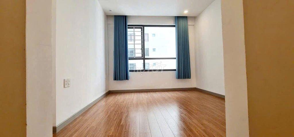 C/c 590 Cách Mạng Tháng 8, Quận 3 - 3PN/2WC/ 95m2 / giá 11 triệu/tháng