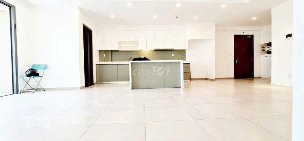 C/c 590 Cách Mạng Tháng 8, Quận 3 - 3PN/2WC/ 95m2 / giá 11 triệu/tháng
