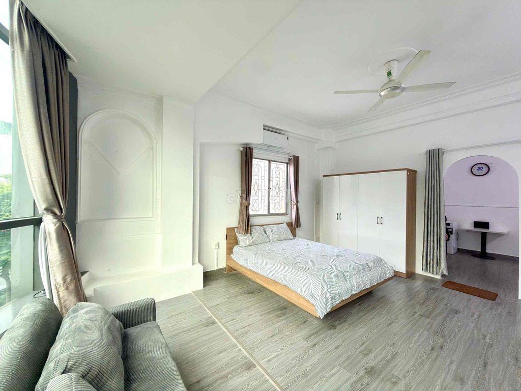 🔥 CĂN HỘ 1PN 50M2 SIÊU RỘNG – CỬA SỔ KÍNH LỚN NGẬP ÁNH SÁNG – TRUNG TÂ