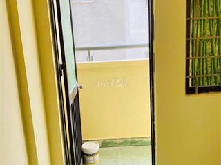 Chung cư mặt tiền CMT8 - đối diện CV Lê Thị Riêng